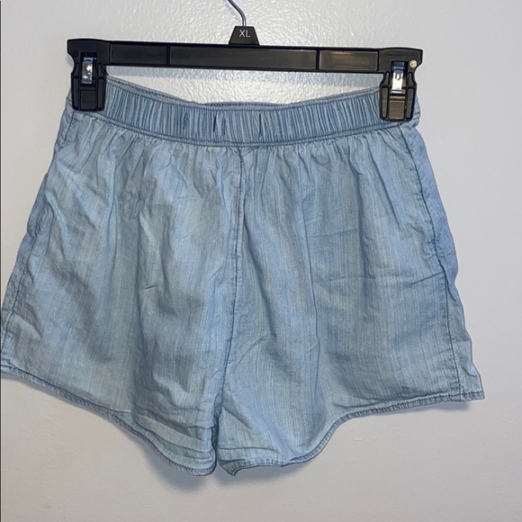 float shorts - Picture 2 of 2